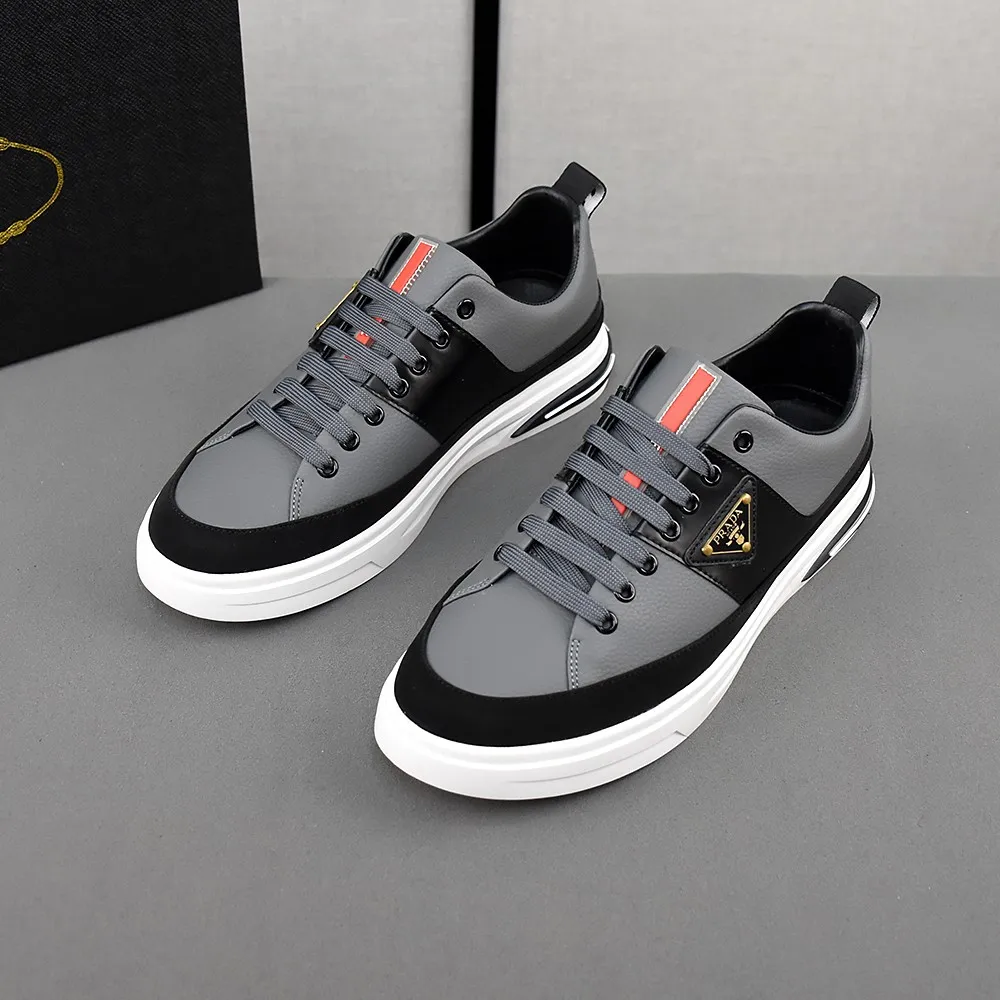 PP400🌻🌻🌻【Prada·PRADA】set off the audience! An international brand that is constantly innovating. This men's casual shoe is the original version. It is made of cowhide leather at a ratio of one to one at the store. It has leather feet and rubber non-slip outsole. It is breathable and comfortable. Quality speaks for itself. 👄38-44